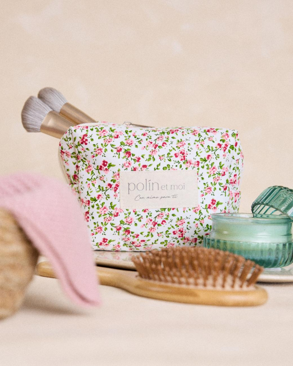 Andra Flowers Toiletry Bag