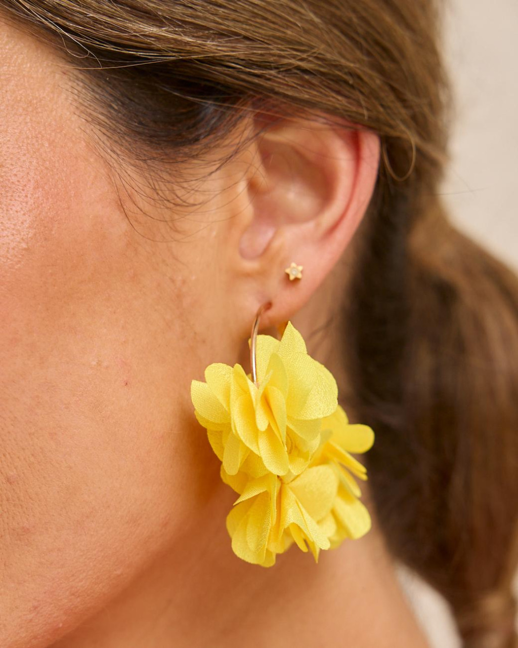 Brincos de Flor Camelli